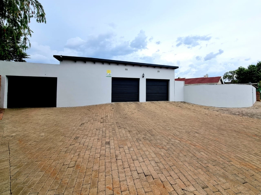 4 Bedroom Property for Sale in Monument Heights Northern Cape